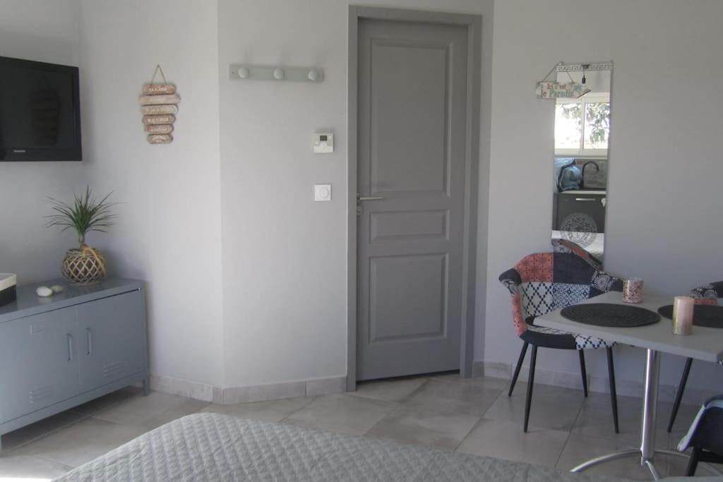 Studio Tout Confort Au Coeur Des Graves Portets Exterior foto